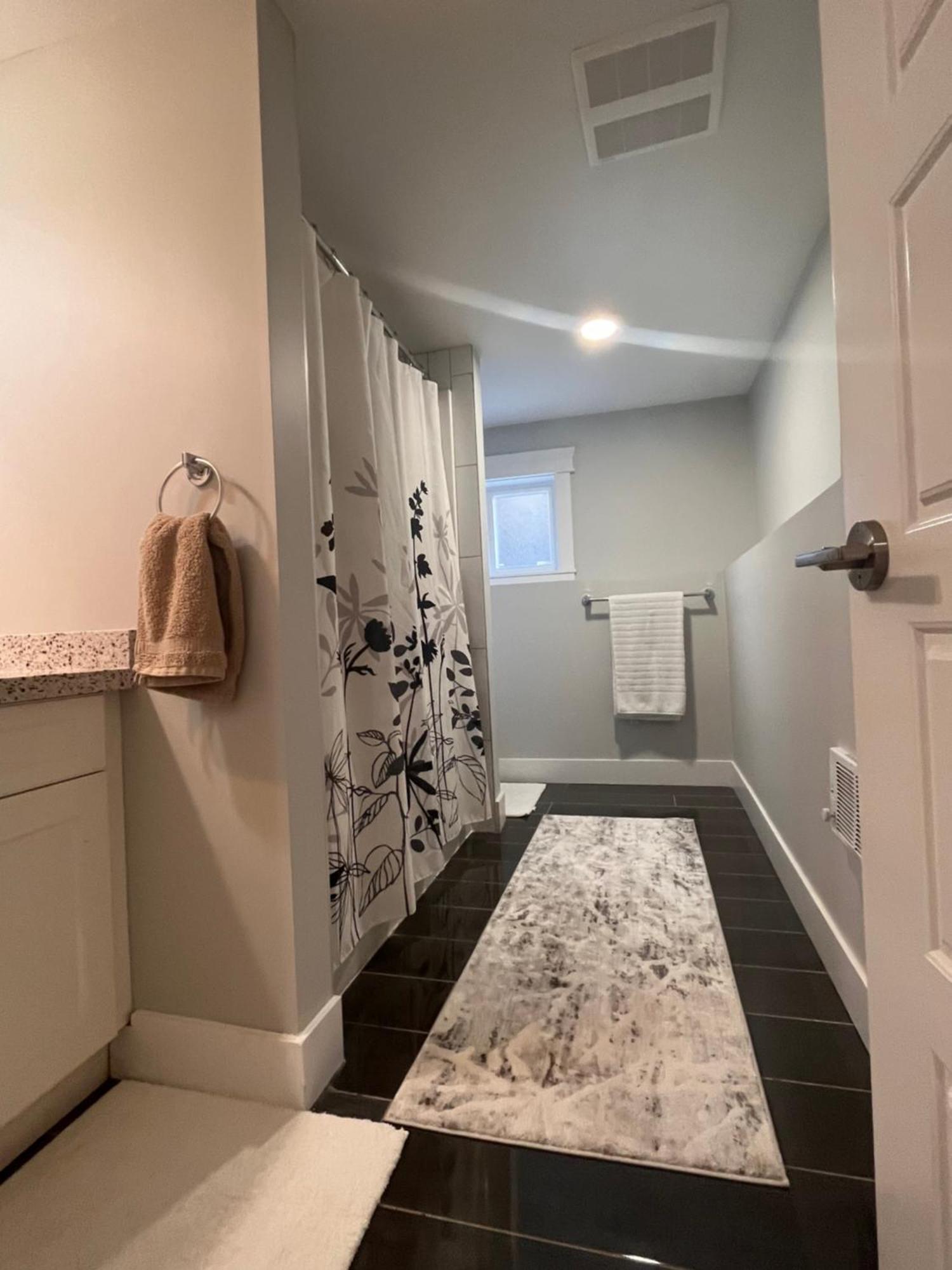 2 Bedroom Suite With Full Kitchen Revelstoke Dış mekan fotoğraf