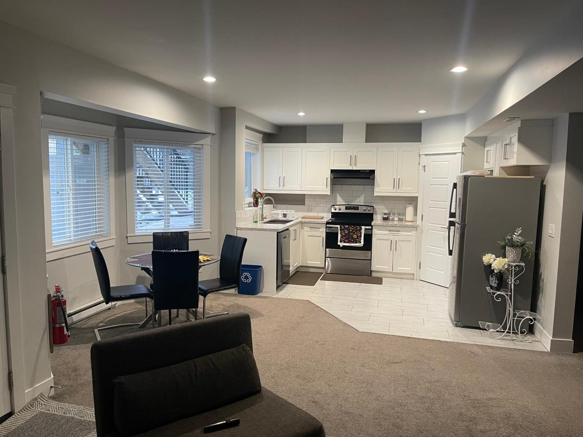 2 Bedroom Suite With Full Kitchen Revelstoke Dış mekan fotoğraf