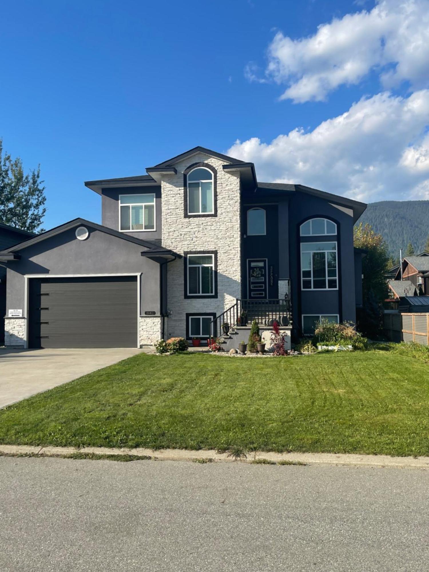 2 Bedroom Suite With Full Kitchen Revelstoke Dış mekan fotoğraf